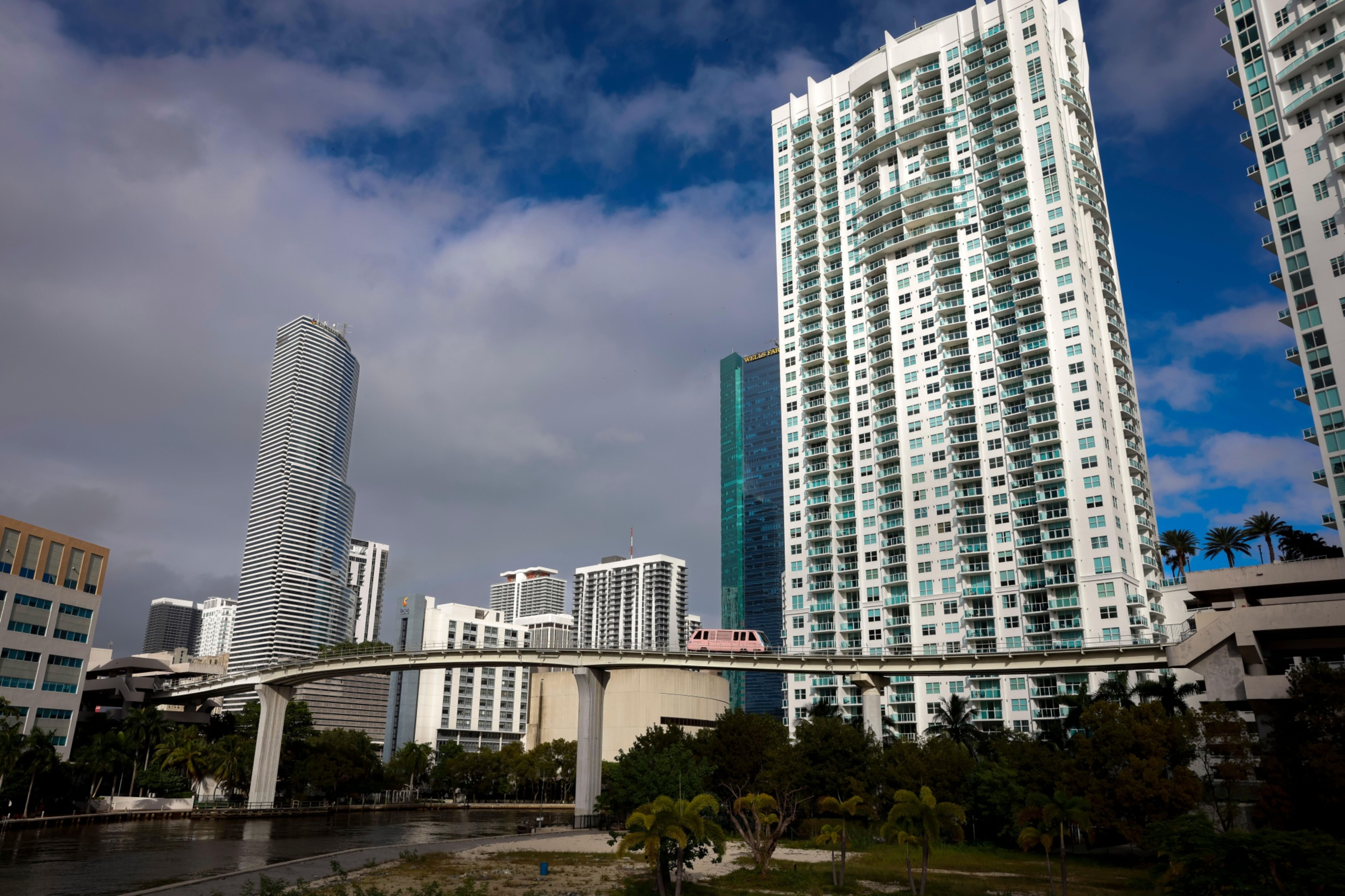 En Miami se consolida la operación.