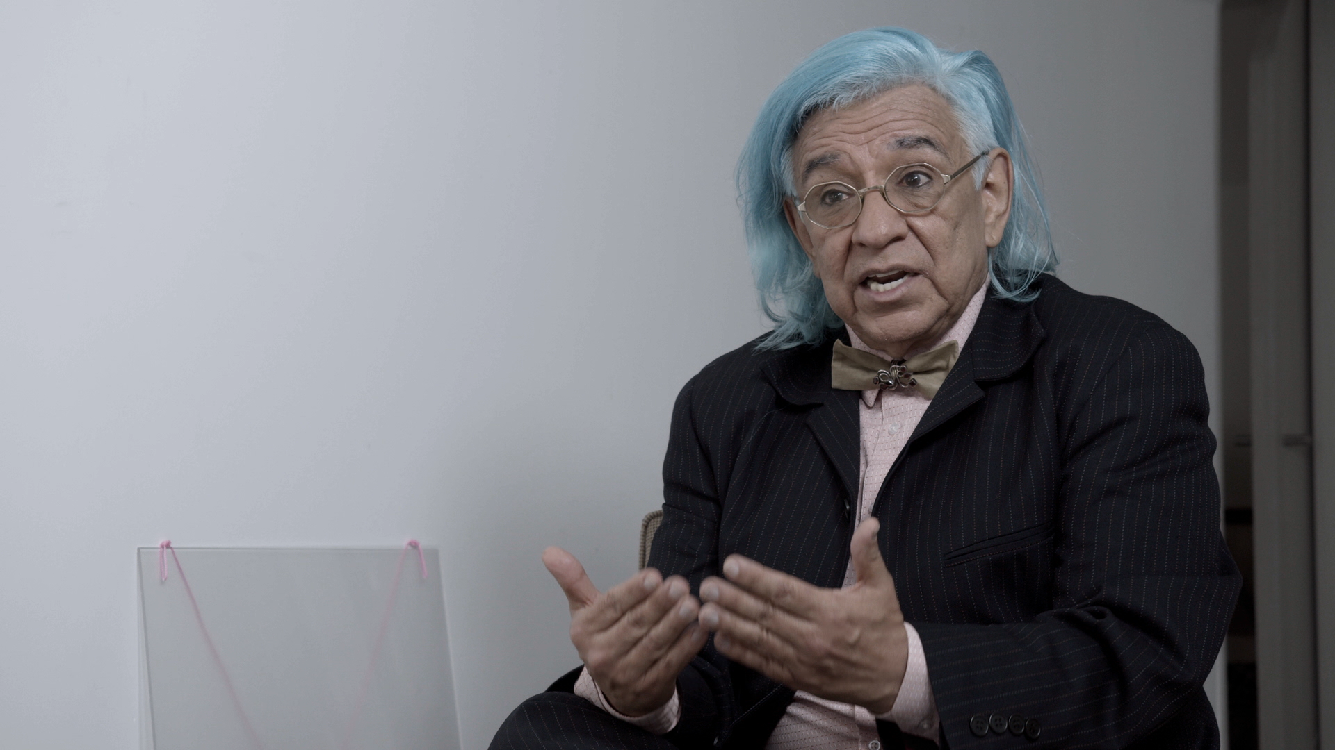 Manuel Velandia comparte comparte cómo es la vida de una persona mayor homosexual que creció en la generación del silencio.