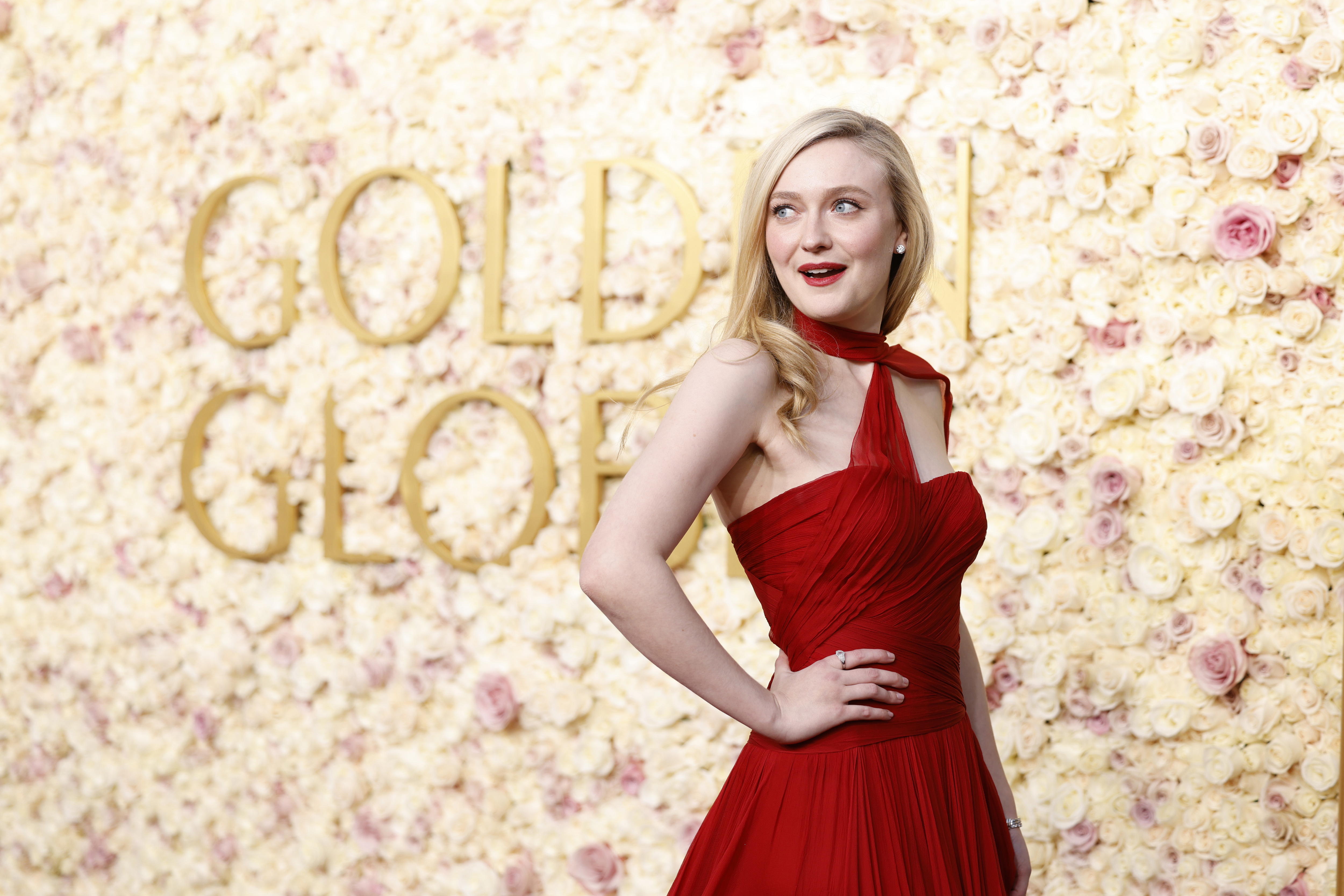 Beverly Hills (United States), 05/01/2025.- Dakota Fanning arrives for the 82nd annual Golden Globe Awards ceremony at the Beverly Hilton Hotel in Beverly Hills, California, USA, 05 January 2025. Artists in various film and television categories are awarded Golden Globes by the Hollywood Foreign Press Association. EFE/EPA/CAROLINE BREHMAN