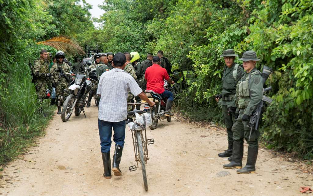 Momento de la audiencia de entrega de predios fallida en Las Franciscas, en Zona Bananera, en el Magdalena. / Cortesía.