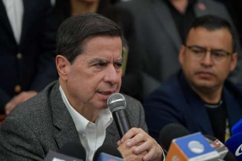 “Los del Centro Democrático no quisieron hablar”: Cristo se fue contra la oposición