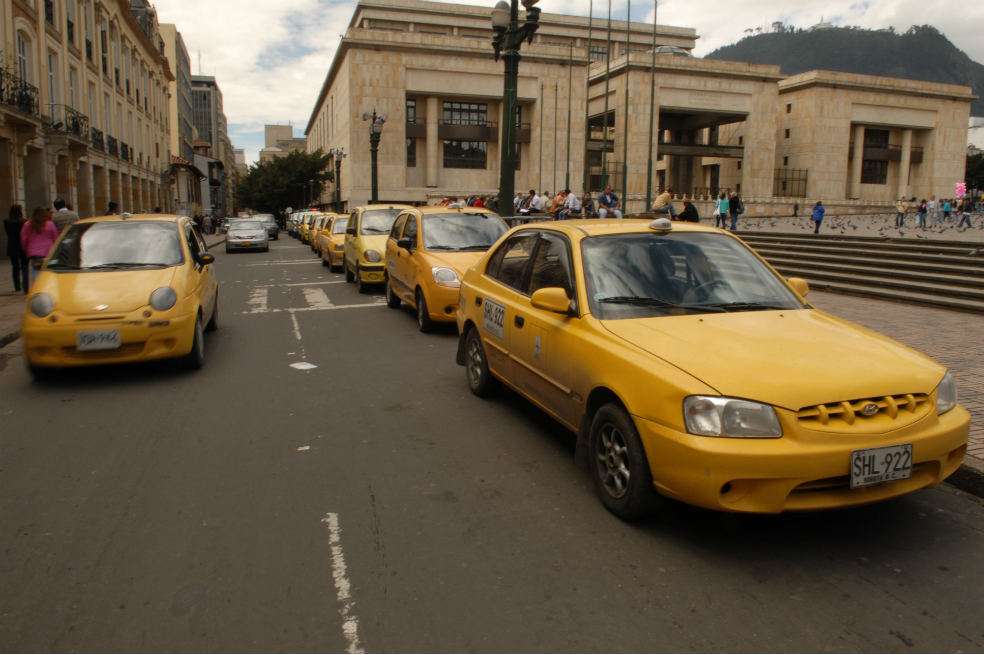 Los conductores pararán para que se cambie el modelo del Pico y Placa.