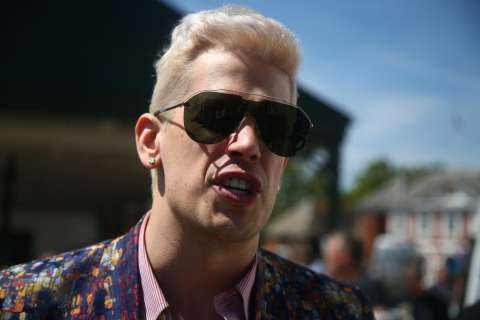 Milo Yiannopoulos, comentarista de extrema derecha, es deportado de Estados Unidos