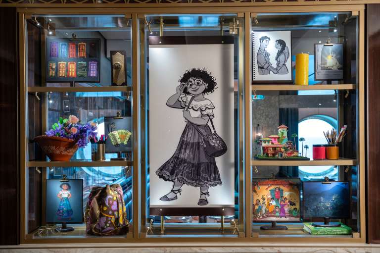 Mirabel, de Encanto, la película de Disney inspirada en Colombia, tiene un espacio especial en 1923.