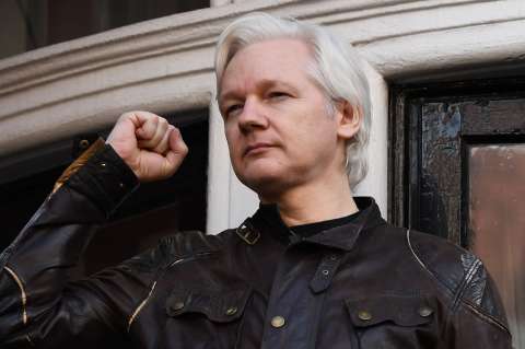Julian Assange y WikiLeaks: Cinco cosas que debe saber