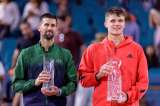 Novak Djokovic estuvo cerca de su título 100, pero Jakub Mensik lo impidió