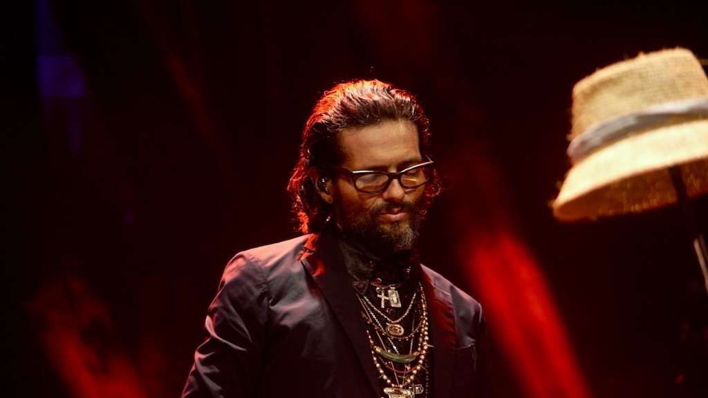 Draco Rosa en su tour Sueños Peligrosos durante el concierto de La Divina en Cali.