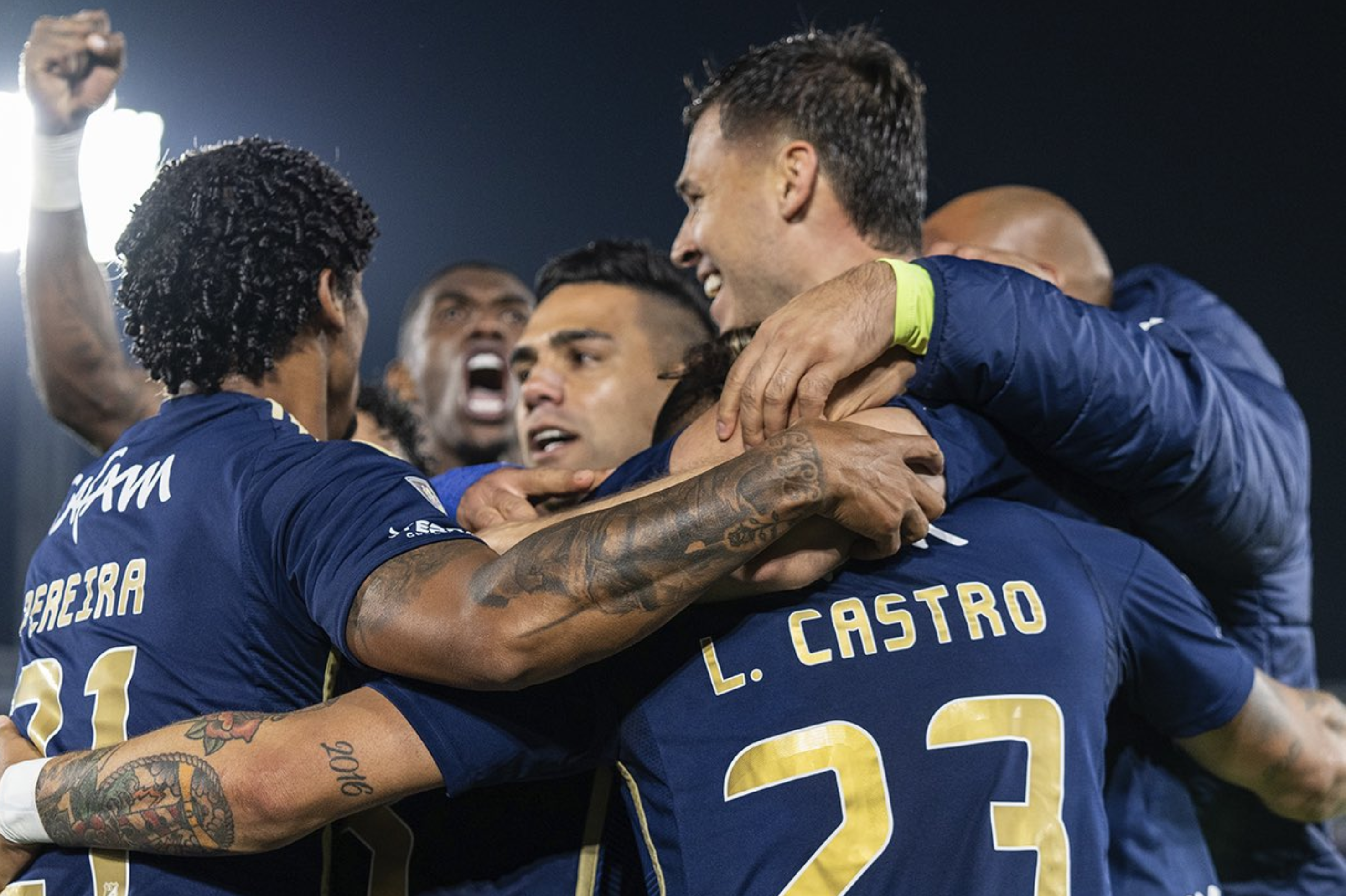 Millonarios celebra su victoria en el regreso de Falcao García.