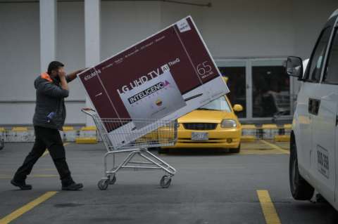 Más de $5 billones de ventas se esperan al final de la jornada del día sin IVA: Dian