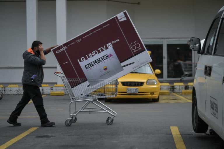 El consumo de los hogares creció en agosto: así gastan los colombianos su dinero