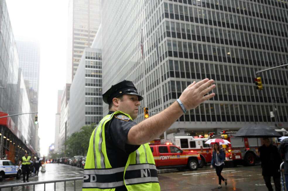 El choque se produjo en un edificio del centro de Nueva York. Las autoridades ya se encuentran en la zona. / AFP