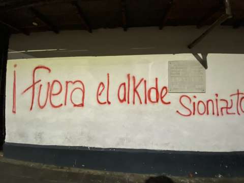 Vandalizan casa de Simón Bolívar en Bucaramanga en marchas a favor de la consulta