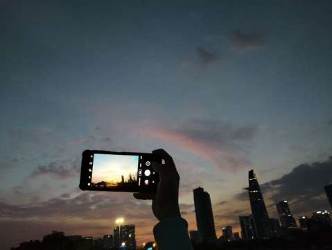 Los 4 mejores celulares para tomar fotos de noche
