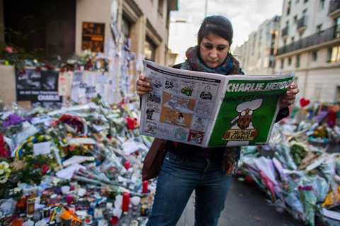Tribunal turco ordena bloquear páginas web que difundan portada de Charlie Hebdo