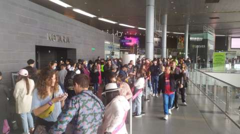 Caos en el aeropuerto El Dorado por cancelación de vuelos de Viva Air