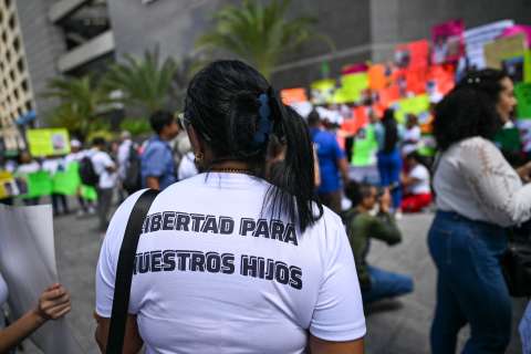 Más de la mitad de venezolanos enviados a El Salvador solo tenían faltas migratorias