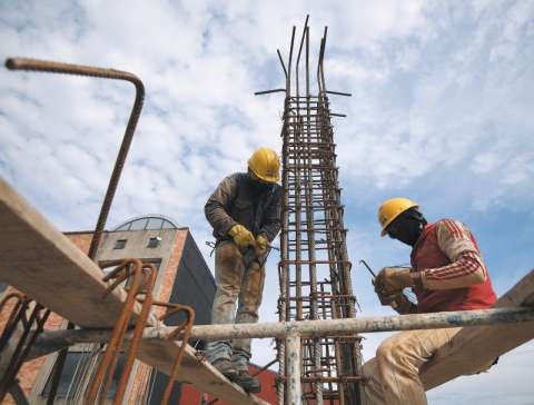 Acero vs. construcción, “round” dos