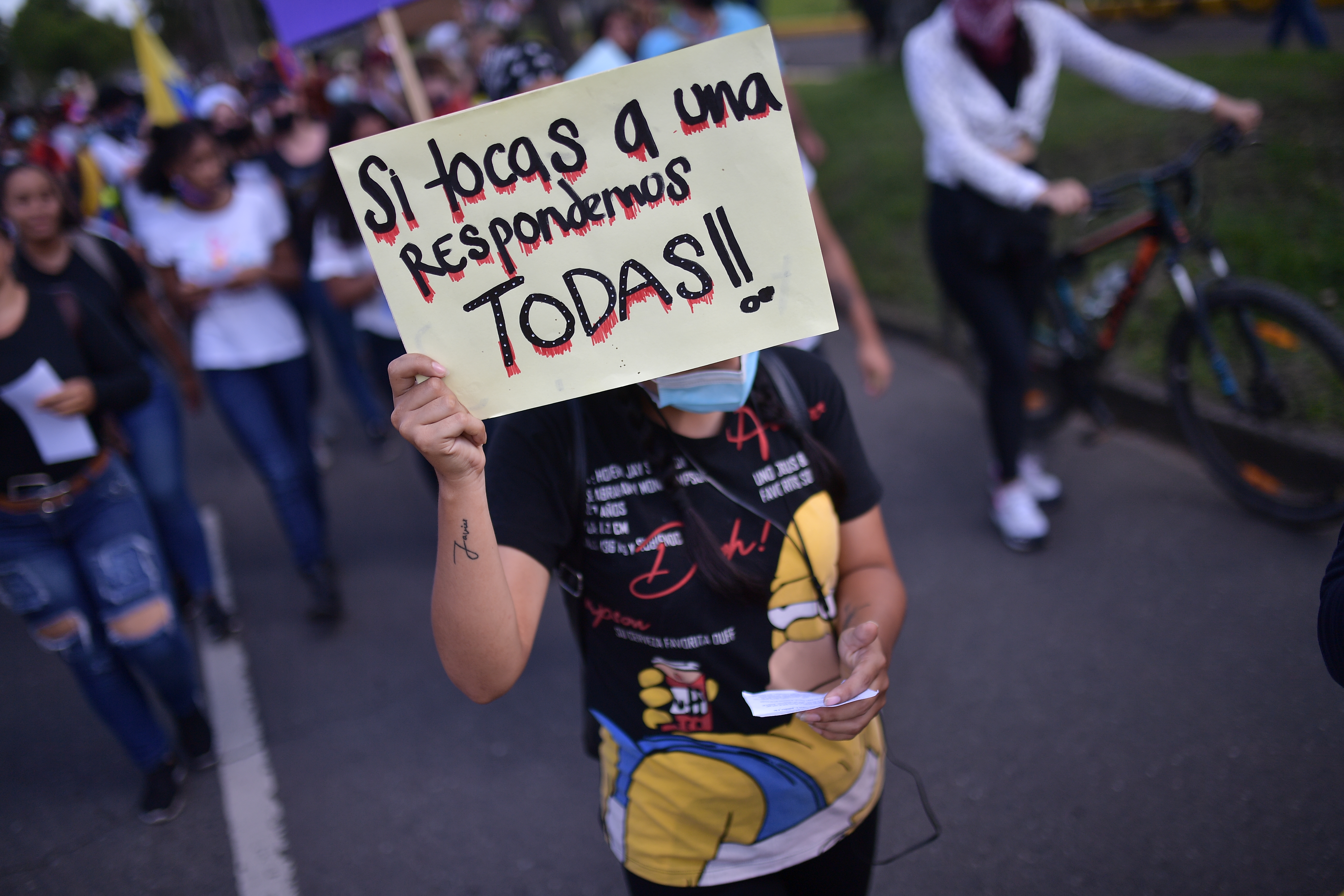 Marcha feminista en Cali durante las jornadas de paro nacional en esa ciudad