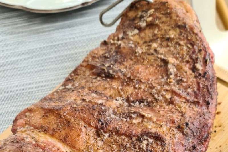 Mezcle muy bien los ingredientes del rub y sobe las piezas de costilla para impregnarlas muy bien. Deje reposar durante un par de horas a temperatura ambiente. / Cortesía: Harry Sasson