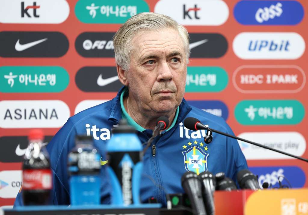 SEOUL (Korea, Republic Of), 09/10/2025.- Carlo Ancelotti, head coach of Brazil's national football team, attends a press conference at Seoul World Cup Stadium, in Seoul, South Korea, 09 October 2025, a day ahead of his team's friendly match against South Korea. (Futbol, Amistoso, Mundial de Fútbol, Brasil, Corea del Sur, Seúl) EFE/EPA/YONHAP SOUTH KOREA OUT