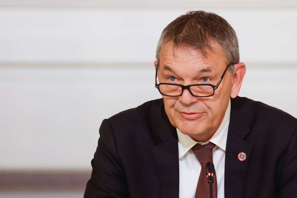 Paris (France), 09/11/2023.- Commissioner General of UNRWA Philippe Lazzarini speaks during an international humanitarian conference for the civilian population in Gaza, at the Elysee Presidential Palace in Paris, France, 09 November 2023. Key international players will gather at the conference to determine a concrete plan of action to support civilians in Gaza. Thousands of Israelis and Palestinians have died since the militant group Hamas launched an unprecedented attack on Israel from the Gaza Strip on 07 October, and the Israeli strikes on the Palestinian enclave which followed it. (Francia) EFE/EPA/LUDOVIC MARIN / POOL MAXPPP OUT