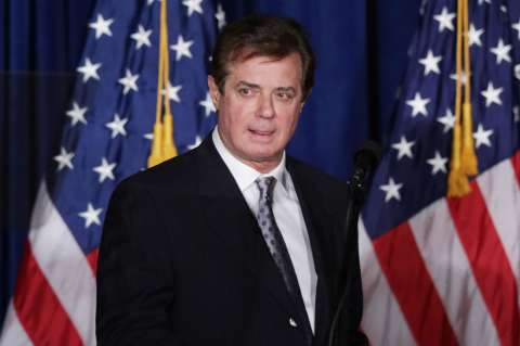 Lápiz y acuarelas para inmortalizar el juicio al exjefe de campaña de Trump