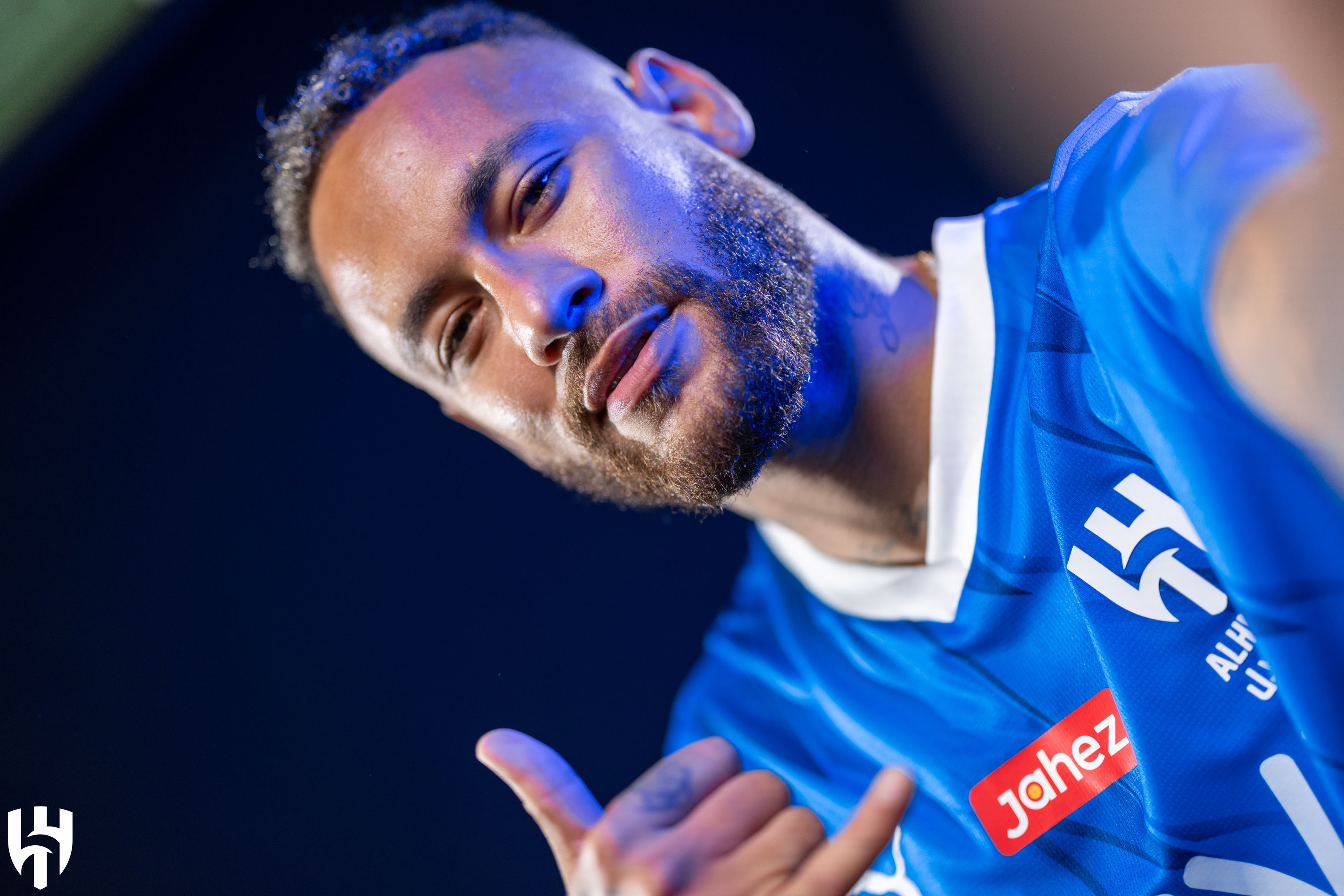 RIAD (ARABIA SAUDÍ), 15/082023.- El club saudí Al Hilal ha confirmado este martes de manera oficial el fichaje del futbolista brasileño Neymar, de 31 años, después de semanas de rumores sobre la incorporación del '10' del PSG a las filas del conjunto árabe. "Estoy aquí, en Arabia Saudí. Soy 'Hilali'", dice Neymar vestido con la camiseta del Al Hilal en un vídeo difundido por el club en su cuenta oficial de X, plataforma conocida anteriormente como Twitter. EFE/Twitter Al Hilal ***SÓLO USO EDITORIAL, PERMITIDO SU USO SÓLO EN RELACIÓN A LA INFORMACIÓN QUE APARECE EN EL PIE DE FOTO (CRÉDITO OBLIGATORIO)***