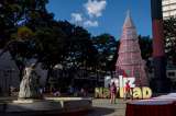 Delcy mandó montar el arbolito el día que la justicia apretó a Maduro y Cilia