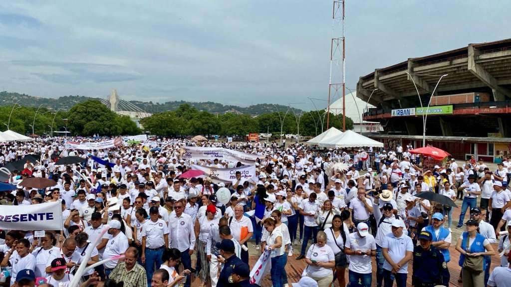 La marcha "Una mano por la paz y la seguridad" fue un llamado contra la violencia y en apoyo a la seguridad en Cúcuta.