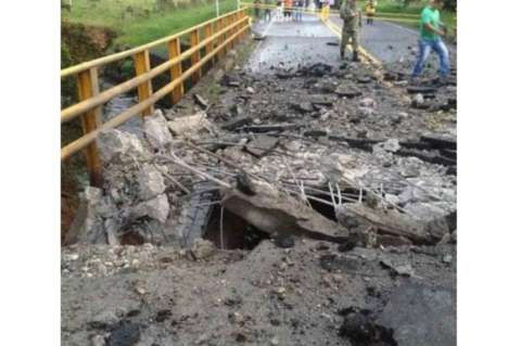 Ofrecen recompensa por información sobre autores de atentado al puente Mayaral en Meta