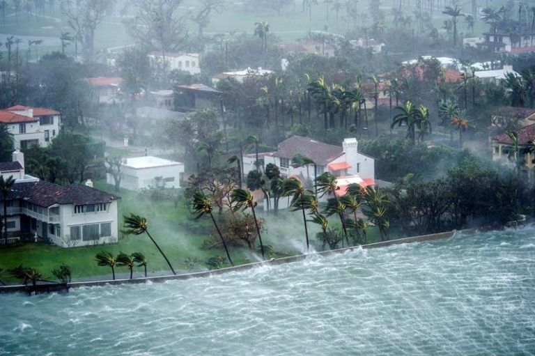 Llegan a Bogotá más colombianos damnificados por huracanes Irma y José