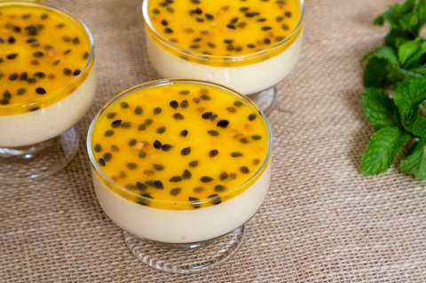 Recetas para preparar obleas, esponjado de maracuyá y postre de natas