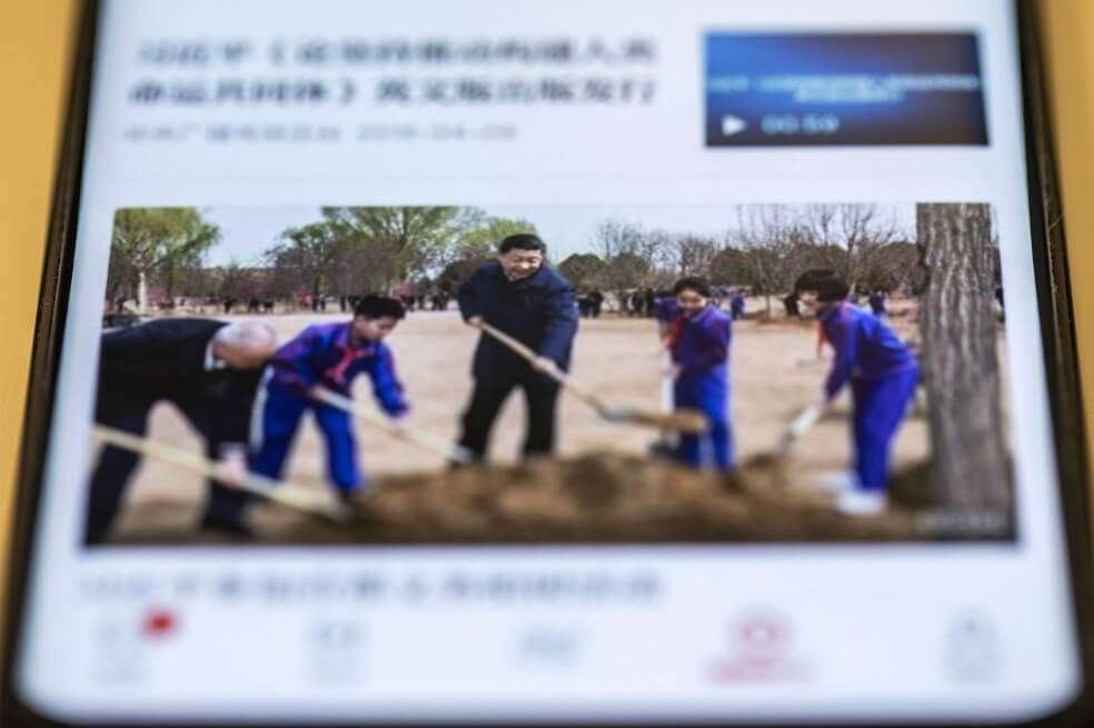 La aplicación encabezó las listas de descargas nacionales de Apple poco después de su lanzamiento en enero. / Bloomberg.