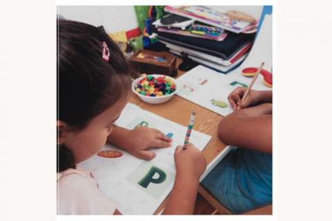 Tareas escolares para hacer en casa están relacionadas con "estrés familiar"