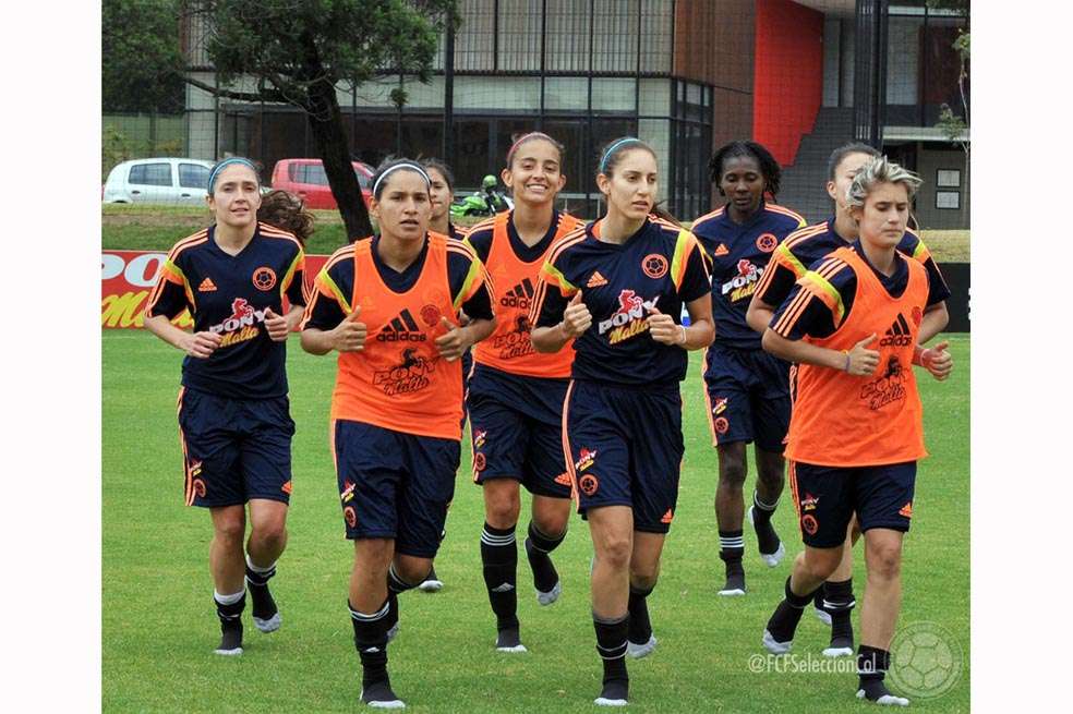 Las jugadoras de la selección colombiana de fútbol en una de sus sesiones de entrenamiento. / Fotos: Fedefutbol