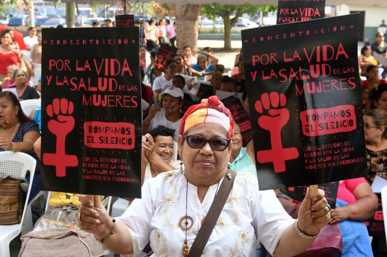 Partidarios del aborto en Argentina piden separación Iglesia-Estado