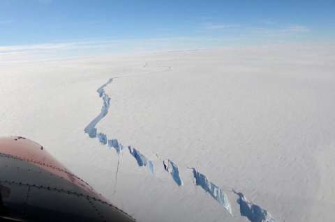 Un iceberg colosal se separó del casquete polar antártico