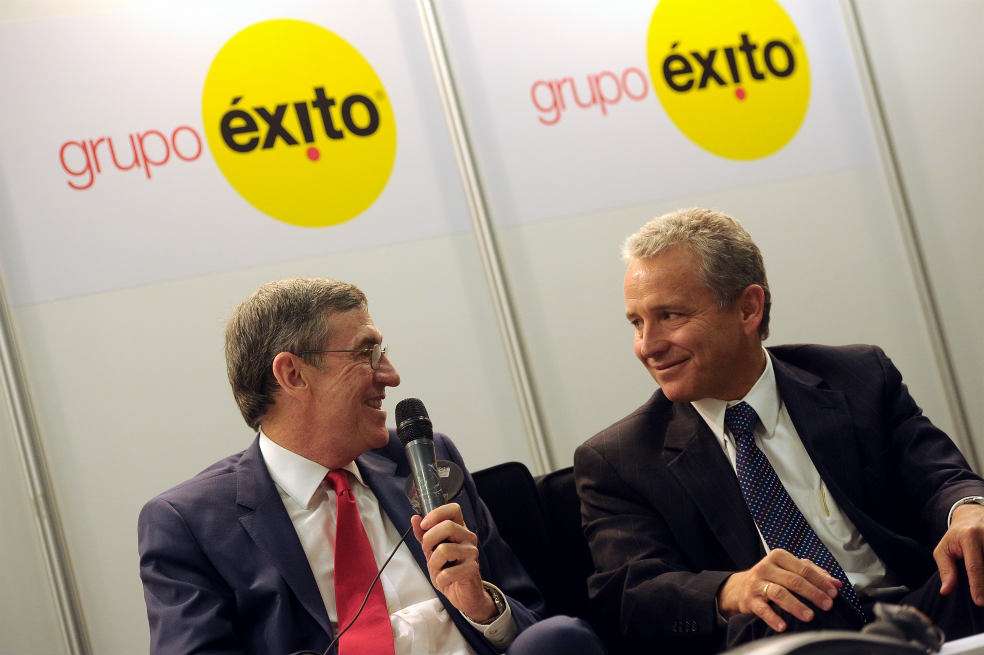 Carlos Mario Giraldo (der.) reemplazará en la presidencia del Grupo Éxito a Gonzalo Restrepo López. /Andrés Torres.