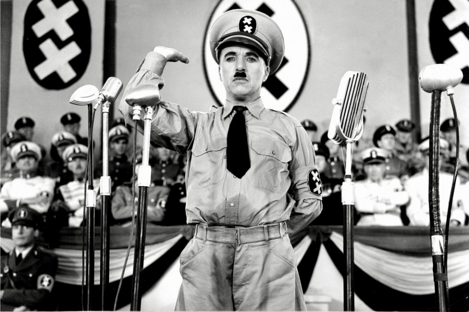 Una de las escenas de Charles Chaplin como el déspota ficticio Adenoid Hynkel en "El gran dictador". / Dominio público