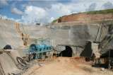 Piden suspender títulos mineros de AngloGold en Colombia por relación con hermanos Gallón Henao