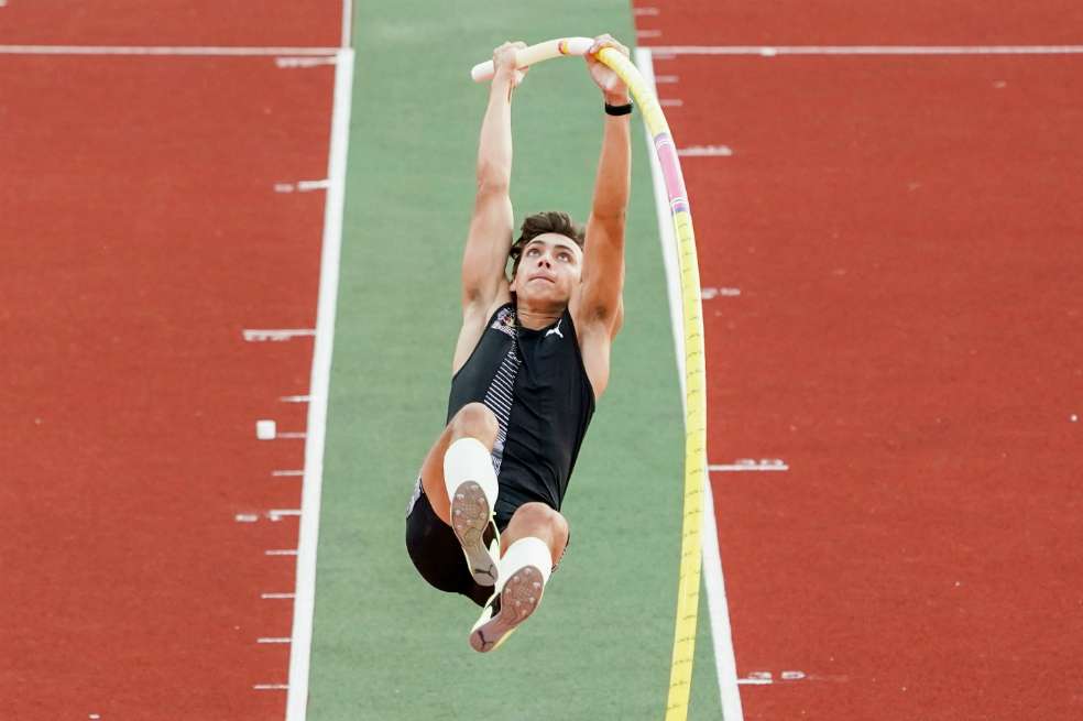 El sueco Armand Duplantis, recordista mundial de salto con garrocha, fue la gran atracción en la reunión de Oslo.