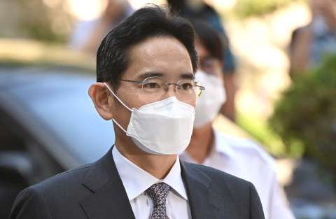 Líder de Samsung regresa a los juzgados una semana después de ser liberado