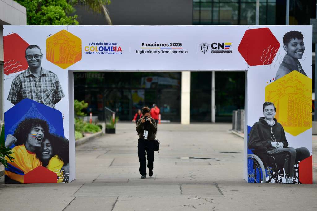 Instalación de mesas, zonas de prensa y puestos de votación en Corferias previo a las elecciones presidenciales primera vuelta 31 de mayo