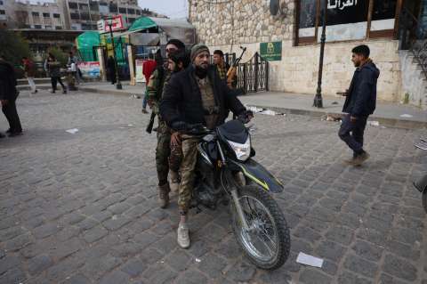 Siria: rebeldes sirios rodean Damasco; régimen de Asad dice que “no podrán entrar”