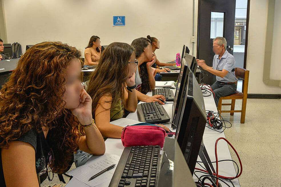 Entrevistaron tanto a excombatientes de las FARC como de las AUC. / Unimedios