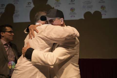 Iván Roberto Duque y Rodrigo Granda: histórico abrazo de un exjefe de las AUC con uno de la Farc