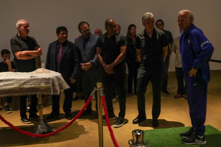 Cientos de brasileños y leyendas del fútbol despiden al “Viejo Lobo” Zagallo