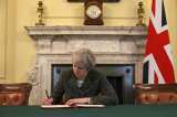 Theresa May firma documento que dará inicio al Brexit