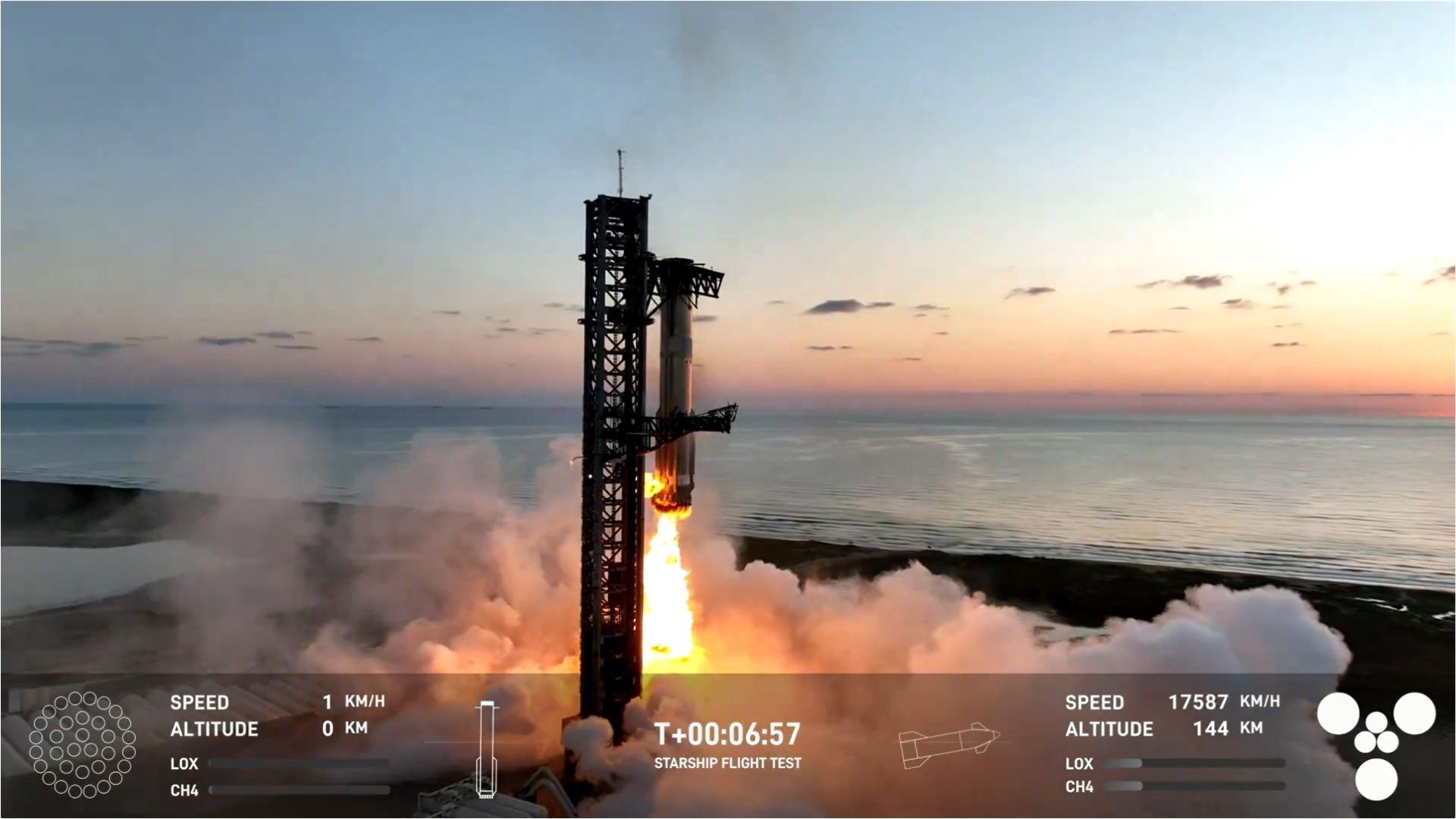 Boca Chica (United States), 13/10/2024.- A still image taken from a handout video made available by SpaceX shows SpaceXís ìMechazillaî (L) mechanical arms catching the Super Heavy rocket booster (R) mid-air as it makes a vertical landing following the launch of the unmanned Starship, at SpaceXís Starbase facility in Boca Chica, Texas, 13 October 2024. The successful catching of the booster was the worldís first. EFE/EPA/SPACE X HANDOUT -- MANDATORY CREDIT: SPACEX HANDOUT EDITORIAL USE ONLY/NO SALES