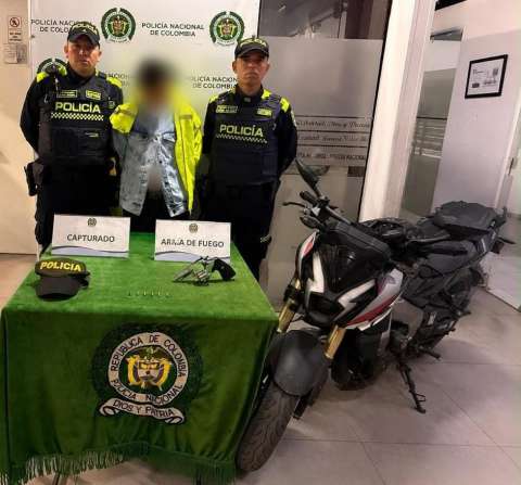 Se disfrazaron de agentes de la Sijin para robar en el Terminal: hubo persecución y balacera